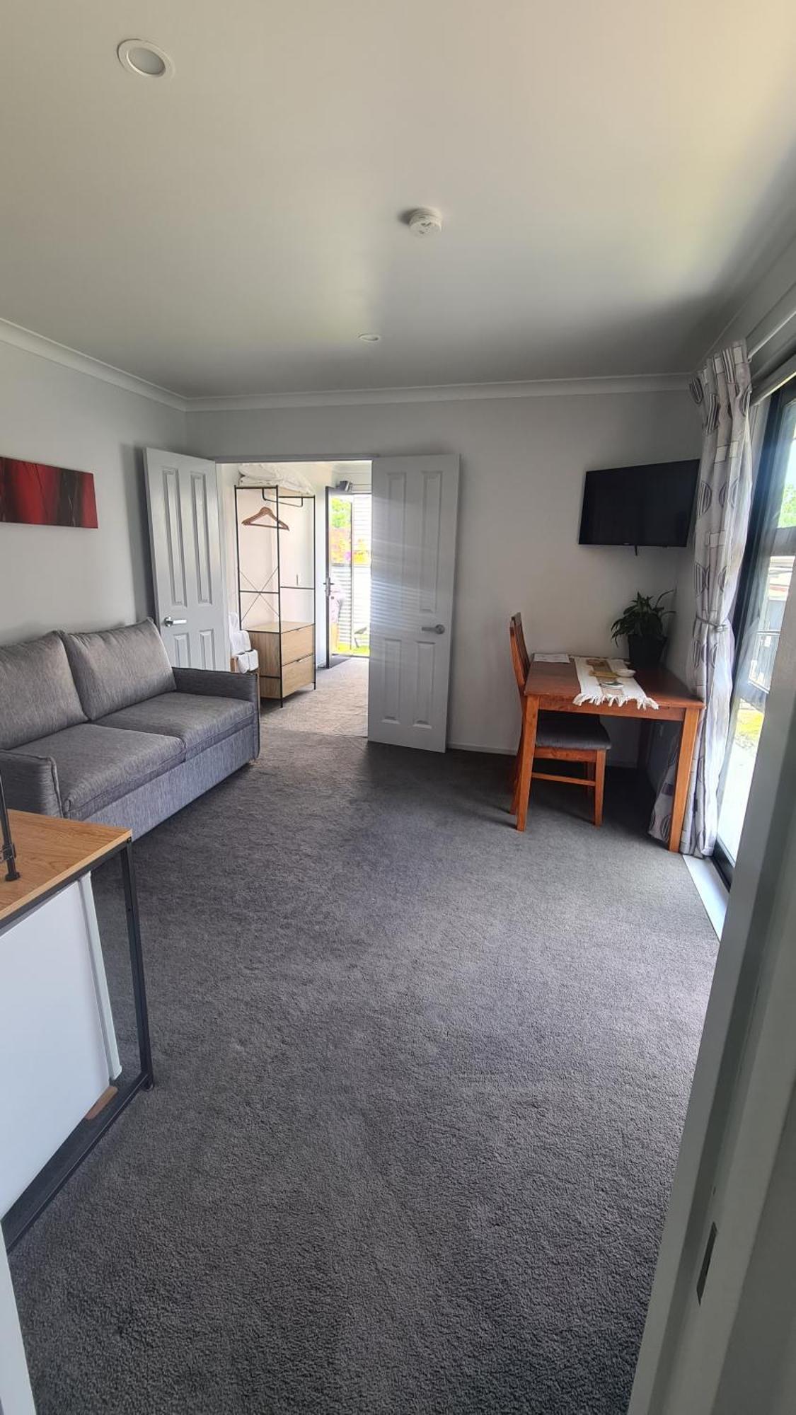 Bonnie Doone Hotel Te Awamutu Exterior photo